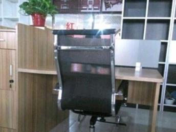 上海辦公用品特價直銷 老板桌、辦公桌、會議桌、電腦桌、經理桌、培訓桌一站式采購指南